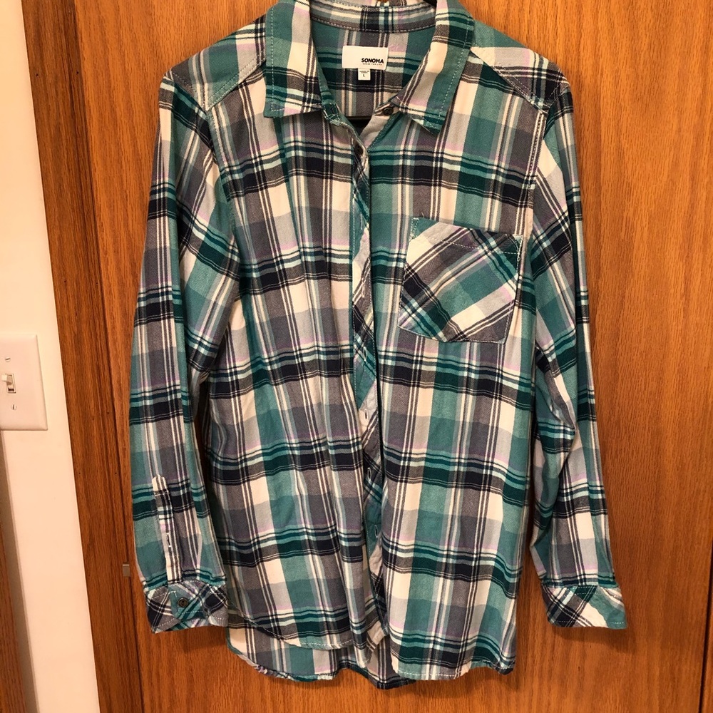 Women’s flannel shirt